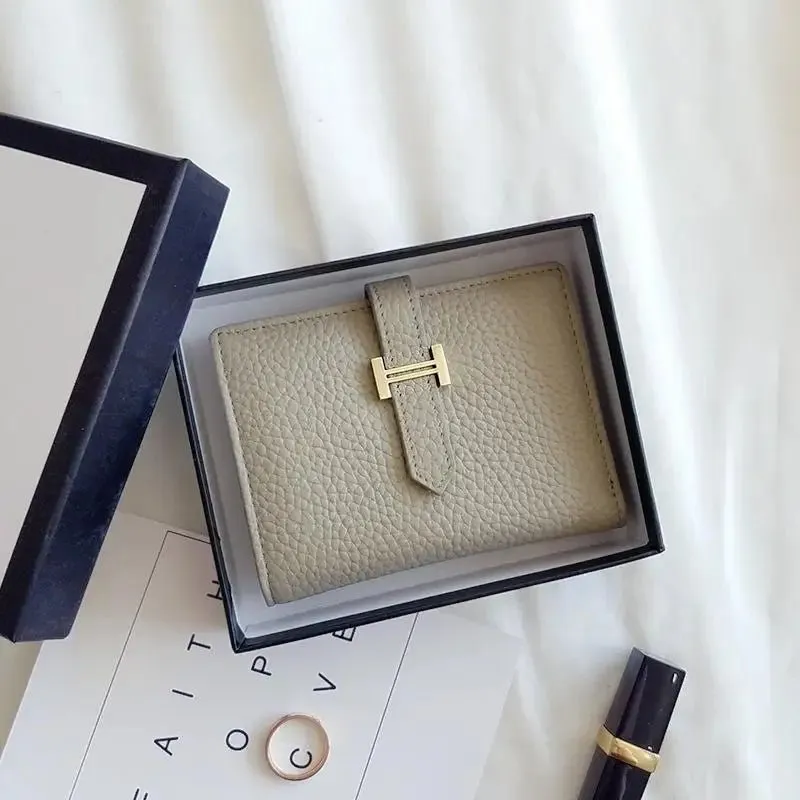 Chic Drawstring Wallet: High-Quality leather Elegance