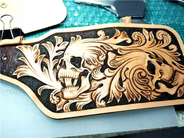 Handmade Leather billfold Tooled Skull Biker Wallet Mens Wallet With Chain Wallet Biker Wallet for Men