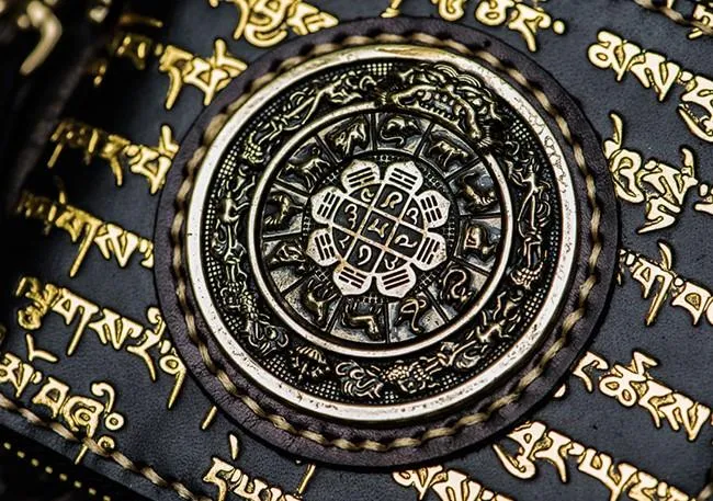 Handmade Leather Chain Wallet Tooled Tibetan Biker Wallet Mens Cool billfold Trucker Wallet with Chain