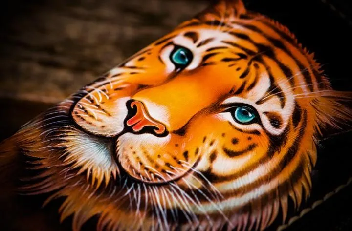 Handmade Leather Men Tooled Tiger Cool Leather Clutch Wallets Long Wallets for Men