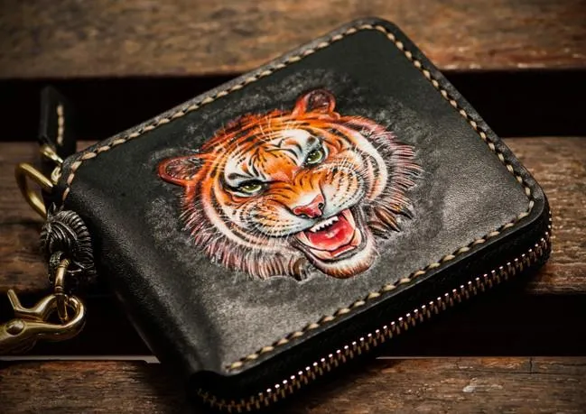 Handmade Leather Tiger Tooled Mens billfold Wallet Cool Clutch Wristlet Bag Chain Wallet Biker Wallet for Men