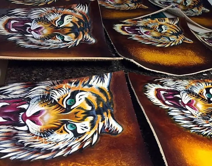 Handmade Leather Tiger Tooled Mens Chain Biker Wallet Cool Leather Wallet Long Phone Wallets for Men