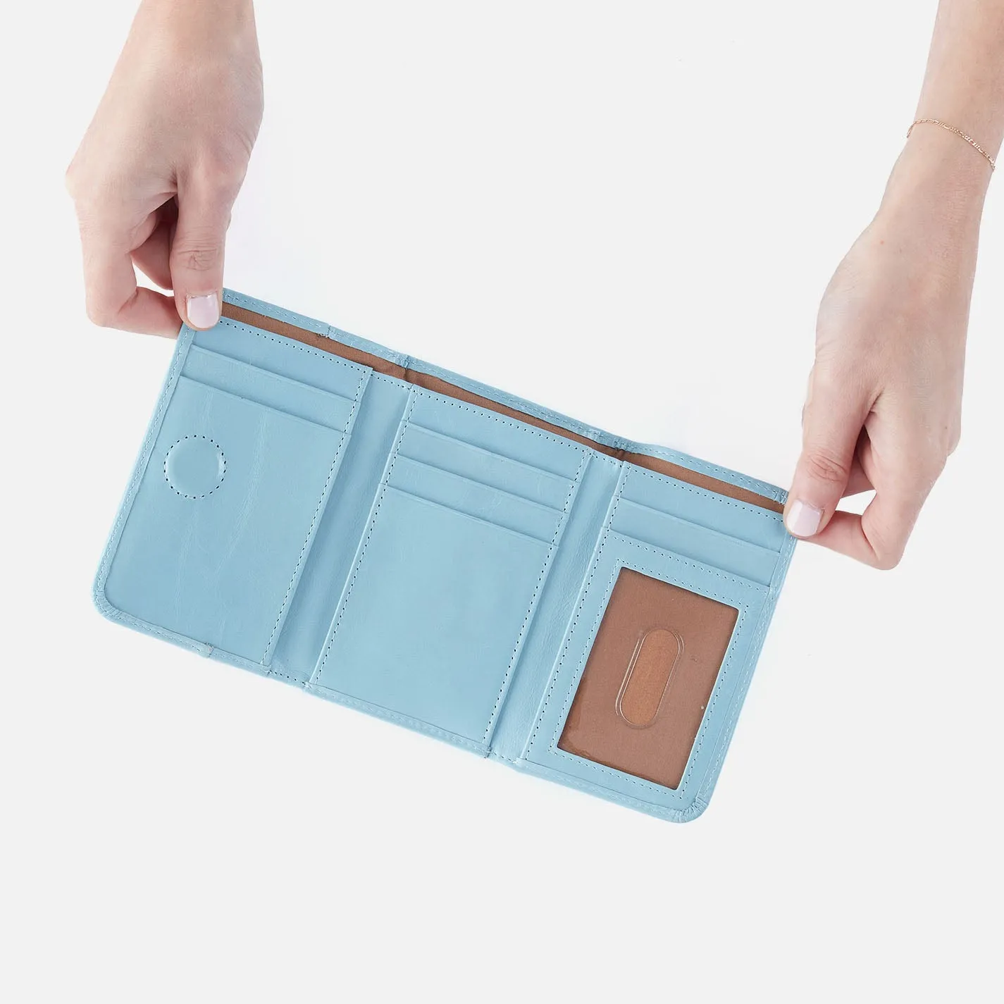 Jill Trifold Wallet In Polished Leather - Stratosphere