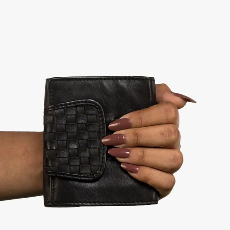 Naomi - The Wallet