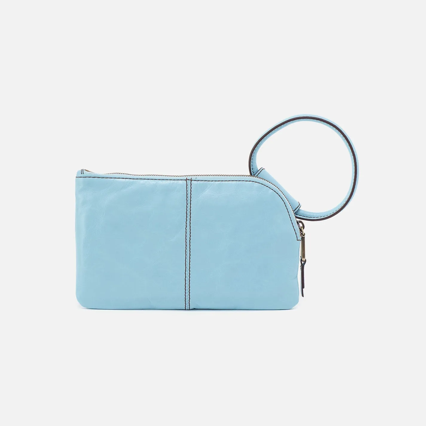 Sable Wristlet In Polished Leather - Stratosphere