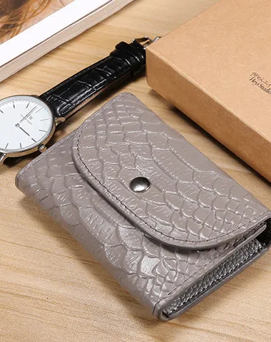 Stylish Womens Black Crocodile Pattern Leather Billfold Wallet Small Wallet with Coin Pocket Slim Wallet for Ladies